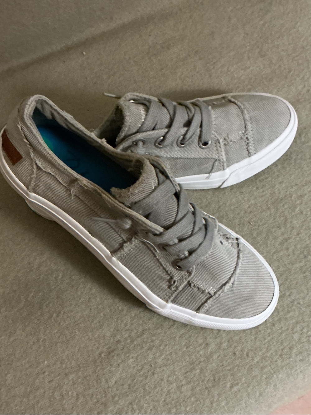 Blowfish Men's Light Gray Canvas Low-Top Sneakers